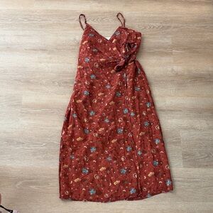 Chic Floral Midi Dress in Rust